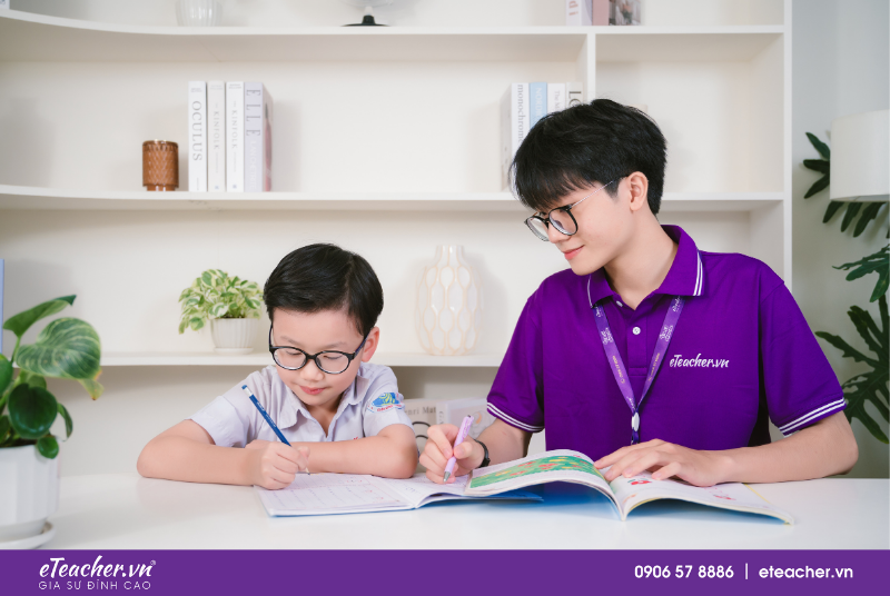 vở học của bé lộn xộn, chữ xấu